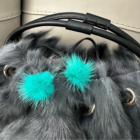 KATE SPADE RARE VINTAGE BLACK LEATHER GREY TONE FAUX FUR DRAWSTRING HANDBAG - Picture 2 of 15